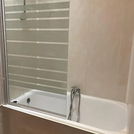 Constantin Hotel 2*